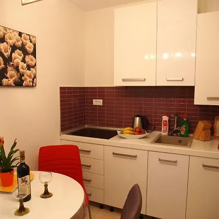 With Parking Space - 9129 شقة *